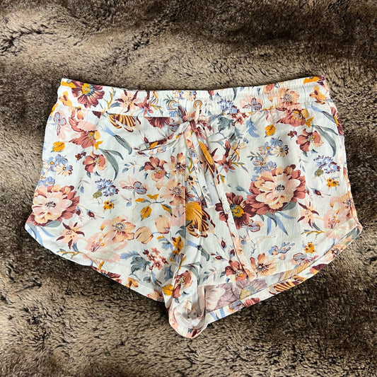 Kendall and Kylie, floral lightweight lounge shorts, small