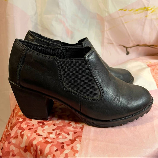 Eastland Galaxy black leather Chelsea boots, women's 8.5m